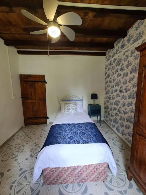 The Walnut Tree. Apartment Saint-Aulaye-Puymangou Bagian luar foto